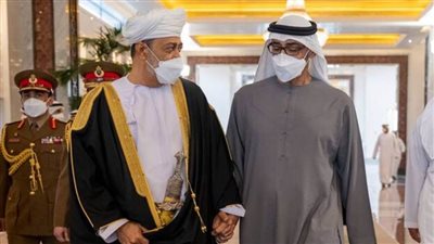 الرئيس الإماراتي وسلطان عمان يبحثان سبل تطوير العلاقات الثنائية