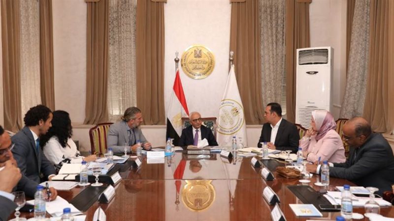 حجازي يبحث مع ممثل