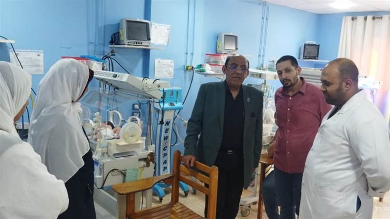 وكيل الصحة خلال تفقده