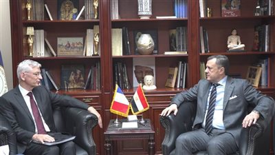 وزير السياحة والآثار يستقبل سفير فرنسا