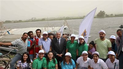 بدء تطهير وتنظيف نهر النيل بالمنيا ضمن الاستعدادات لاستضافة مؤتمر 