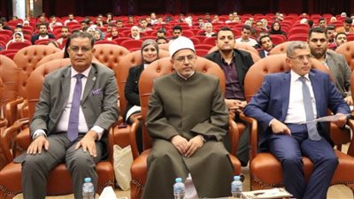 رئيس جامعة الأزهر يشيد بجهود وكالة الفضاء المصرية