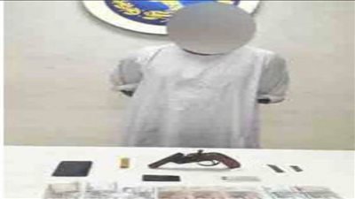 يدافع عن نفسه بفرد خرطوش وسلاح أبيض ويتاجر في 