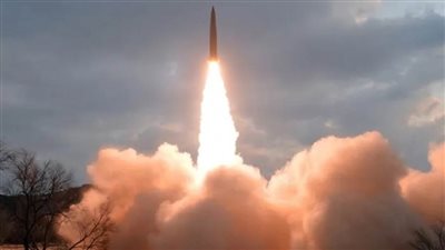 كوريا الشمالية تطلق صاروخا باليستيا باتجاه البحر الشرقي