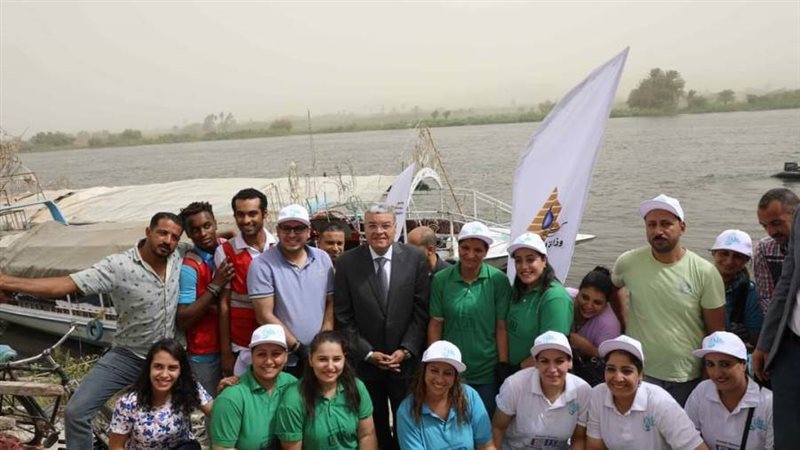 محافظ المنيا يشهد