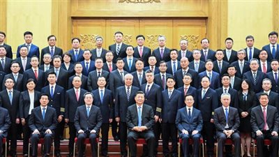 شي يلتقي فريق مشروع سي919 ويدعو إلى تحقيق المزيد من الاختراقات في تصنيع المعدات المتطورة