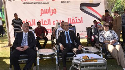 جامعة أسيوط تستهل عامها الدراسي الجديد بالاحتفال بمراسم تحية العلم بحضور قيادات الجامعة