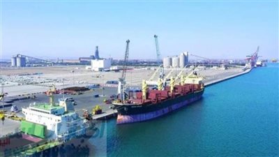 وصول ومغادرة 15 سفينة حاويات وبضائع العامة ميناء دمياط