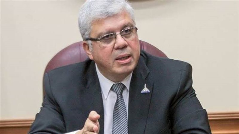 الدكتور أيمن عاشور