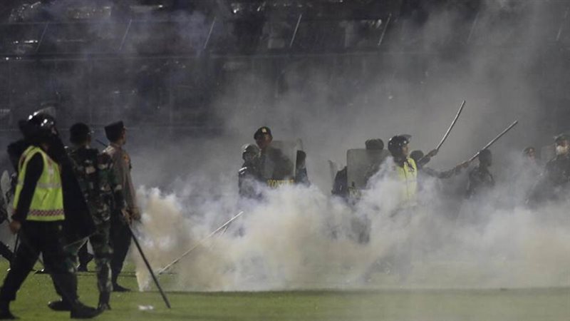 ضباط الشرطة والجنود