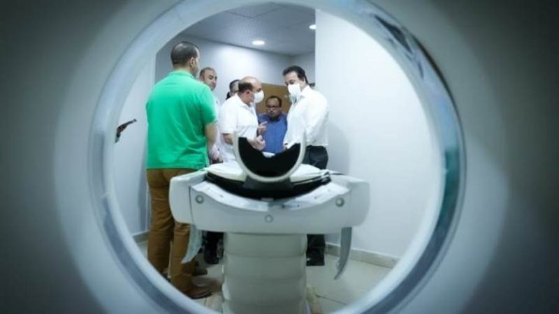 وزير الصحة في مستشفى