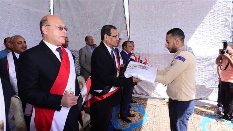 رئيس الجامعة والاساتذة