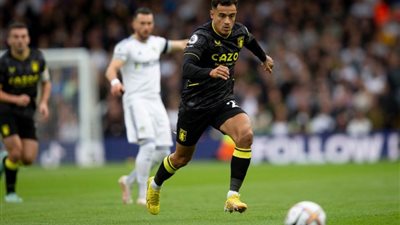 ليدز يونايتد يتعادل سلبيًا مع أستون فيلا في الدوري الإنجليزي الممتاز