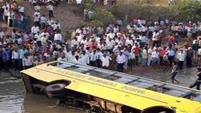 مصرع وإصابة 68 شخصا اثر انقلاب حافلة بإقليم جامو وكشمير