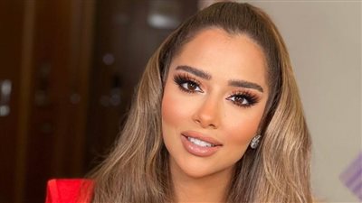 الفنانة الإماراتية بلقيس فتحي تعرب عن فخرها للمشاركة في احتفالات 