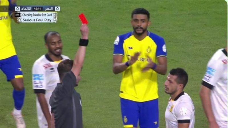 أثناء طرد طارق حامد