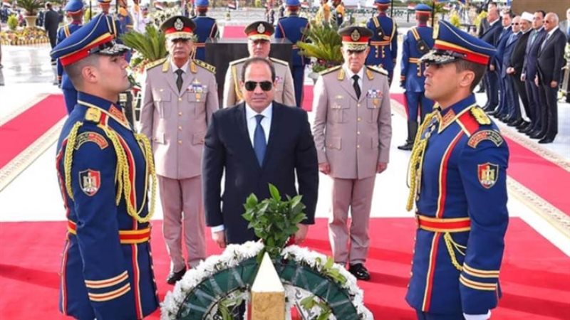 الرئيس السيسي يضع