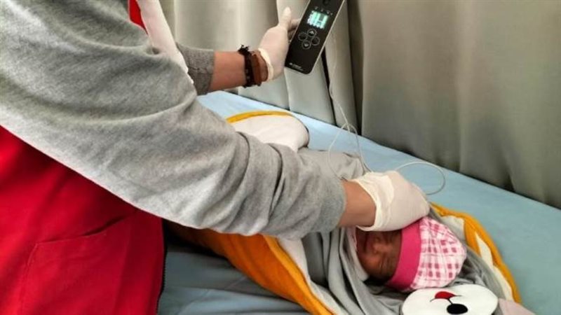 فحص السمع لحديثي