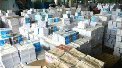 ضبط 7800 كتاب دراسي بدون تفويض من أصحاب الحقوق الأدبية بمكتبة بالجيزة