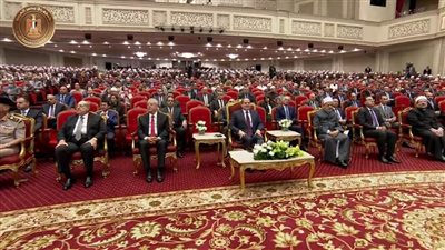 الرئيس السيسي يشاهد فيلما تسجيليا حول تطوير المساجد الأثرية والتاريخية