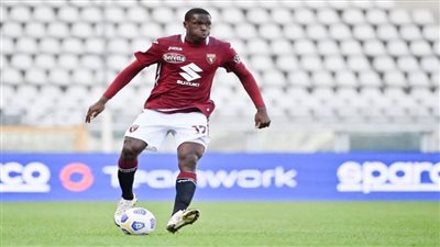 آرسنال وتوتنهام يراقبان المدافع الإيفواري ويلفريد سينجو نجم تورينو