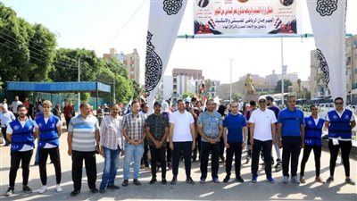 نائب محافظ سوهاج يشارك 500 شاب وفتاة في مهرجان الشباب والرياضة للمشي والاسكيت 