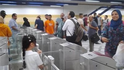 توافد الركاب على محطات 