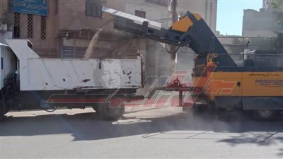 حملات مكبرة للنظافة ومسح الطرق بكفر الشيخ