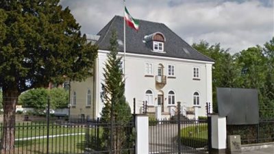 إيران تستدعي سفير الدنمارك بعد الاعتداء على سفارتها في كوبنهاجن