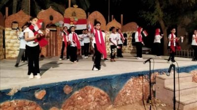 على مسرح قصر الثقافة بالوادى الجديد احتفالات أكتوبر والمولد النبوي الشريف 