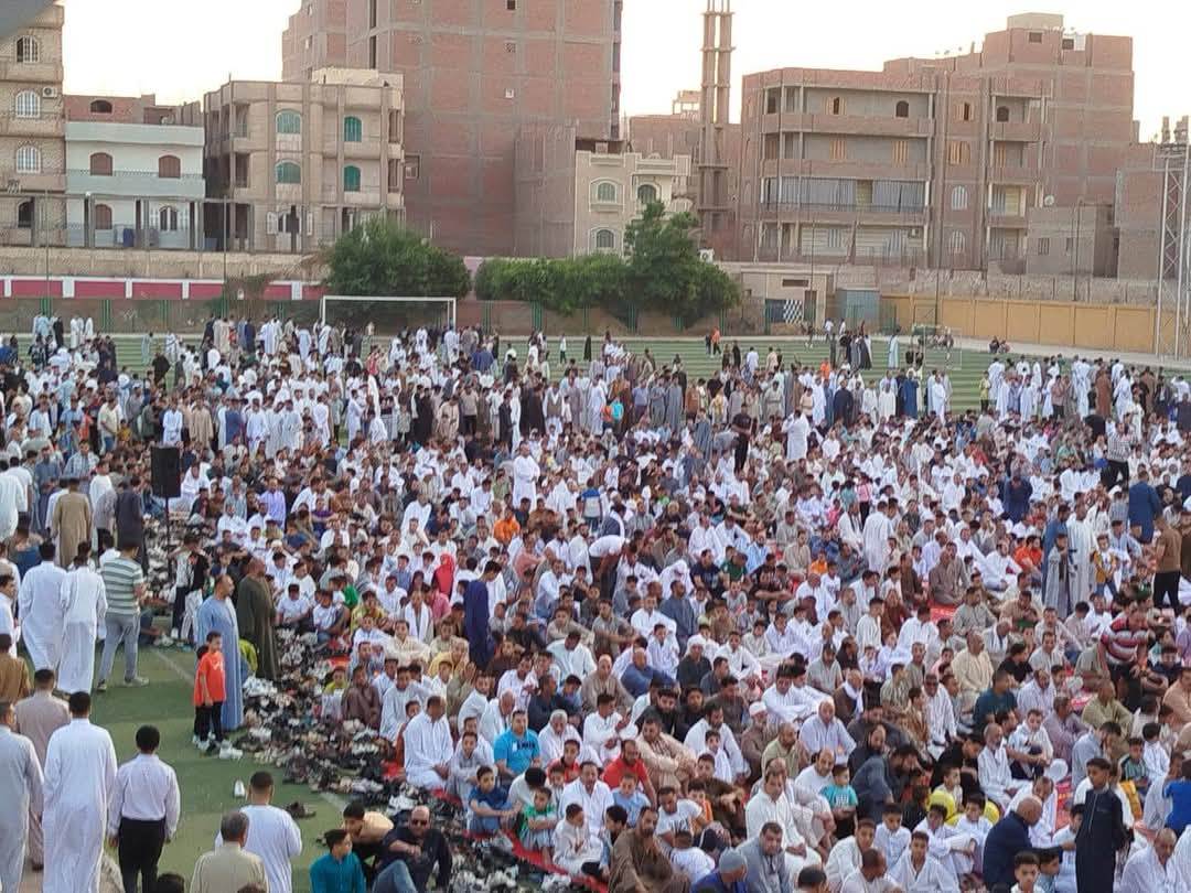 المصلون بمراكز الشباب