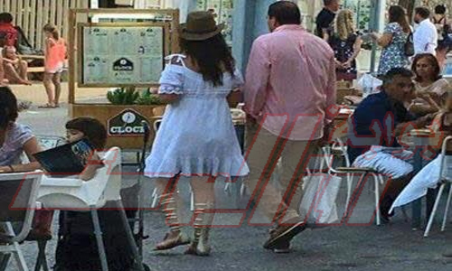 صور الداعية عمرو خالد مع الحسناء المثيرة تشعل مواقع التواصل الاجتماعي