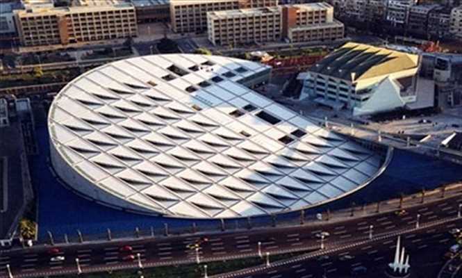 المستكشف عمر سمره يُطلق برنامج "فضائك" في محاضرة بمكتبة الإسكندرية