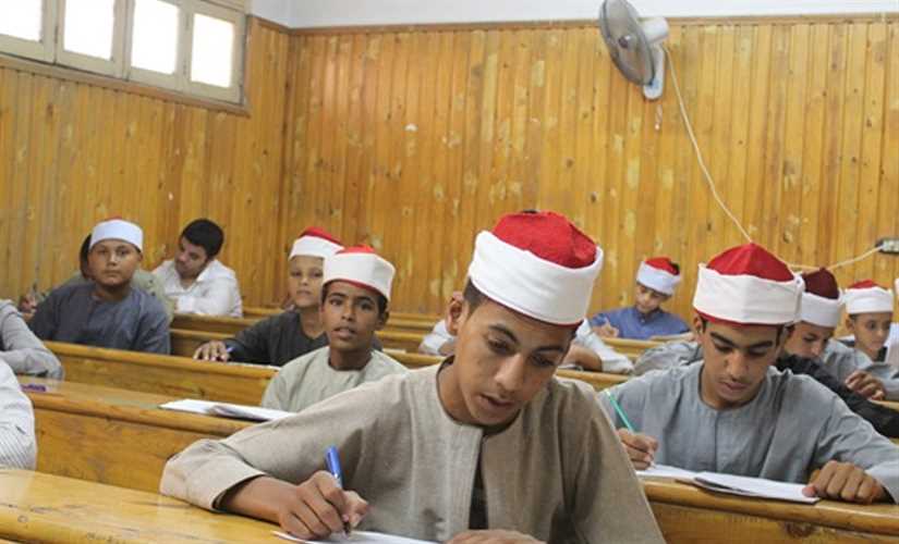 تحرير محاضر غش للمخالفين فى فيزياء الثانوية الأزهرية