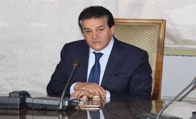 وزير التعليم العالي يفتتح العام الدراسي الجديد بجولة داخل جامعة عين شمس