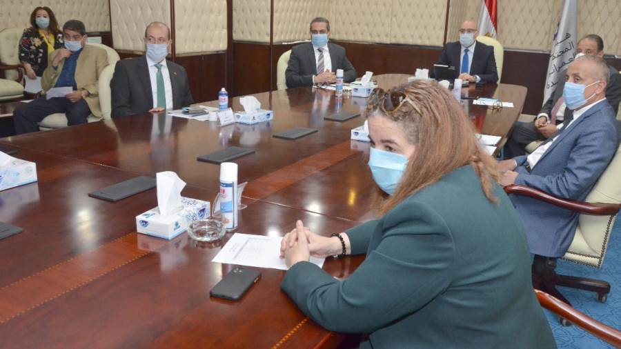 وزير الإسكان يتابع موقف تنفيذ وحدات الإسكان الاجتماعيبعدد من المحافظات والمدن الجديدة