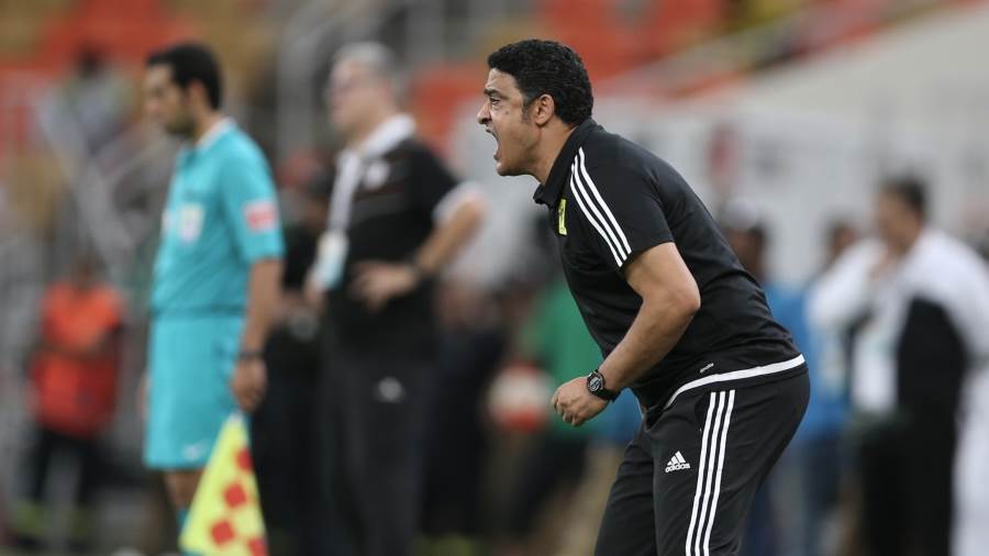 عادل عبدالرحمن نجم وسط الأهلي الأسبق