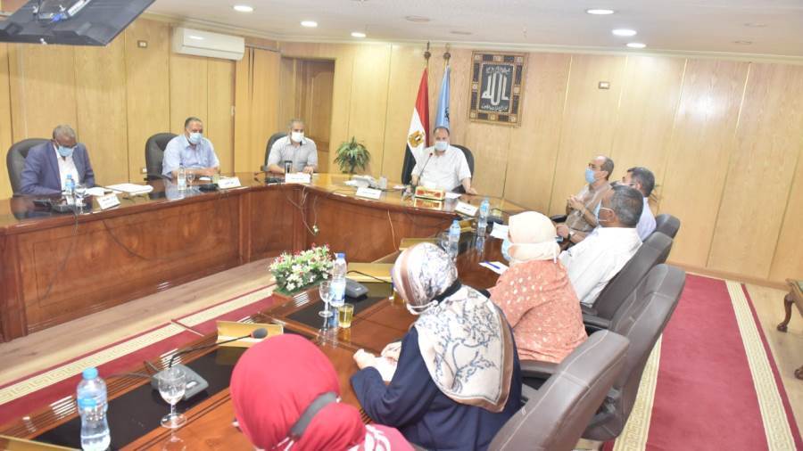 اجتماع المحافظ بقيادات المحافظة