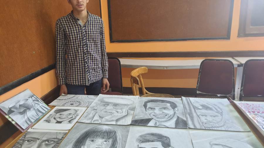 الطالب الرسام