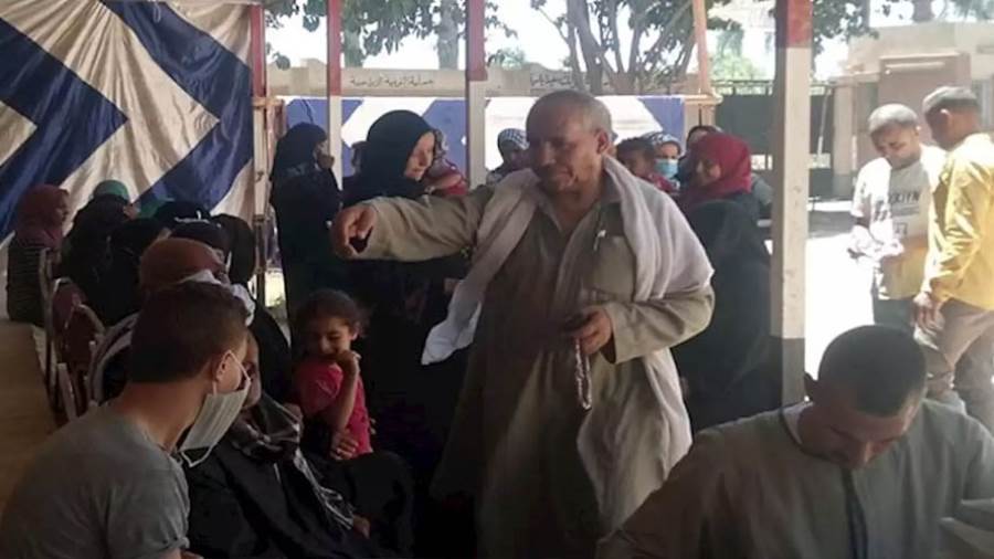 انتظام عملية التصويت في احدى اللجان بالجيزة