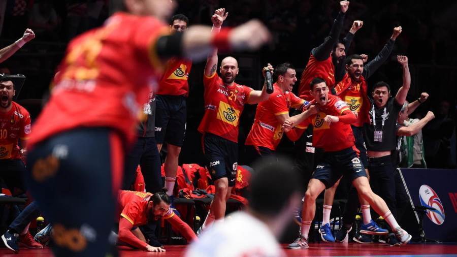 فرحة منتخب أسبانيا لكرة اليد