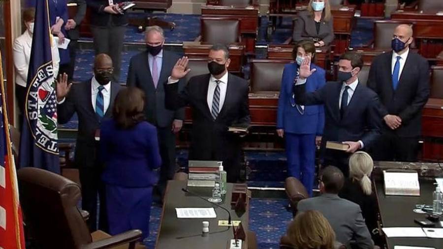 أدى 3 من الأعضاء الجدد اليمين الدستورية بحضور كامالا هاريس