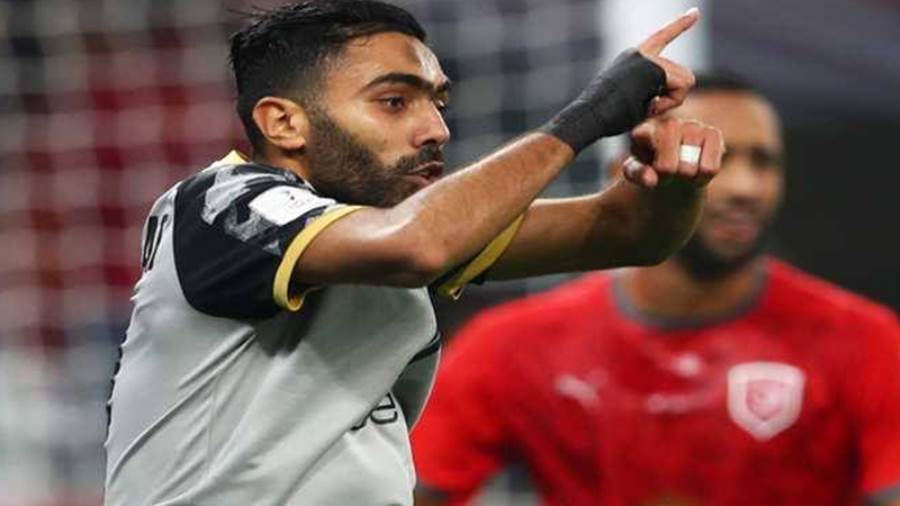 فرحة لاعبي الأهلي باحراز الهدف في مرمي الدحيل