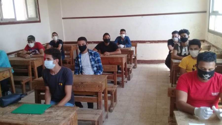 امتحانات الدبلومات الفنية