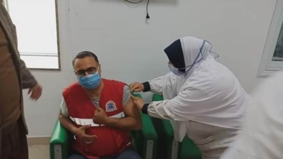 تطعيم 1080مواطنا بلقاح فيروس كورونا