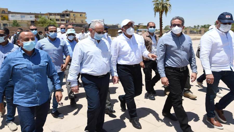 مدبولي يتفقد ترميم طريق الكباش