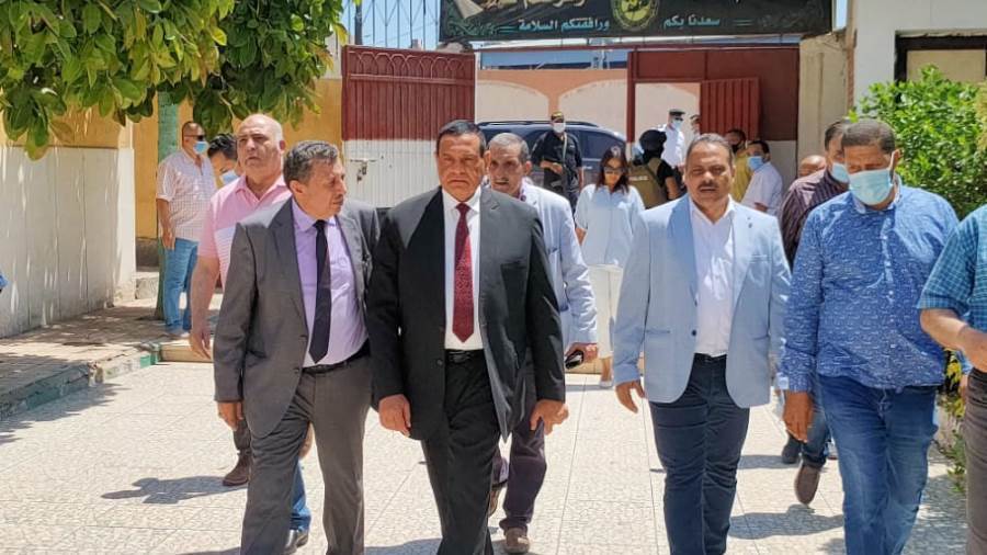 محافظ البحيرة يتفقد لجان امتحانات الثانوية العامة