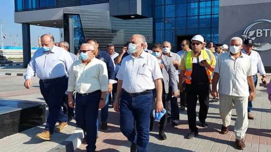 وزير الري ومحافظ بورسعيد يتفقدان مشروع معالجة مياه مصرف بحر البقر