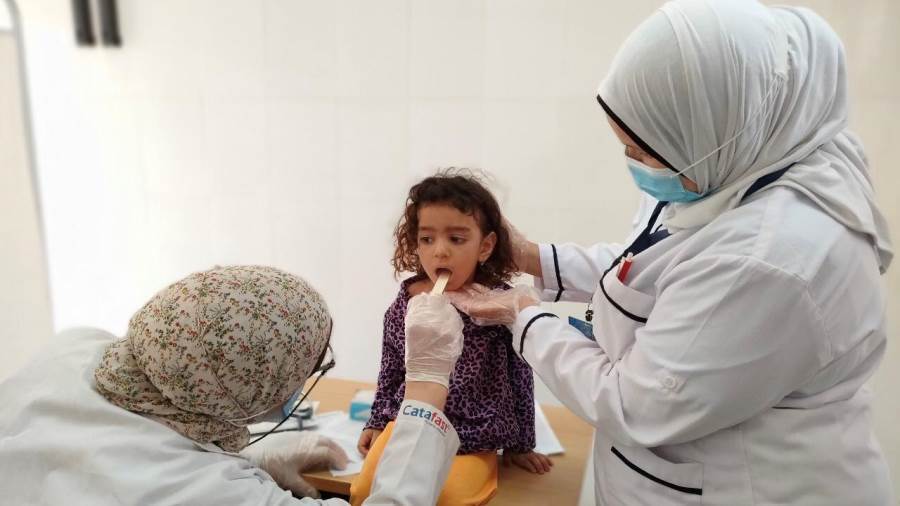 تقديم الخدمات الطبية للمرضي بالمنيا