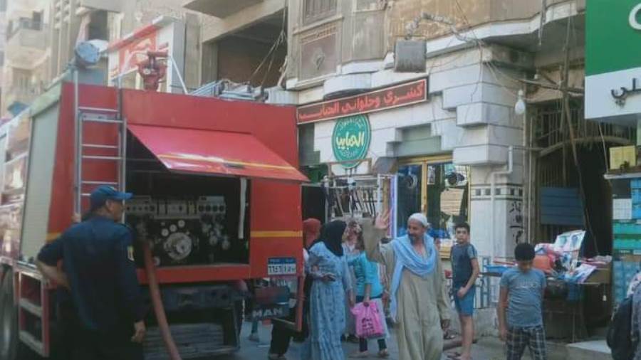 السيطرة على حريق شب بعقار بالمنيا